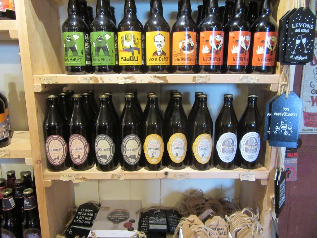 Le Moule à Sucre | 248 Avenue de Gaspé E, Saint-Jean-Port-Joli, QC G0R 3G0, Canada | Phone: (418) 598-7828