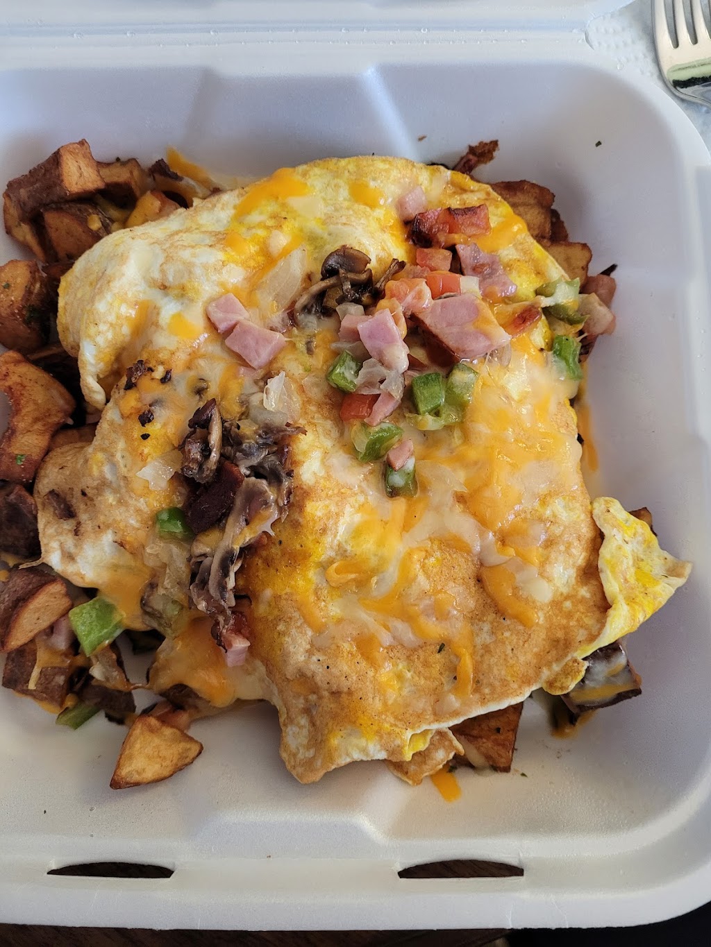 PJs Diner Chemong | 809 Chemong Rd, Peterborough, ON K9H 5B8, Canada | Phone: (705) 874-3463