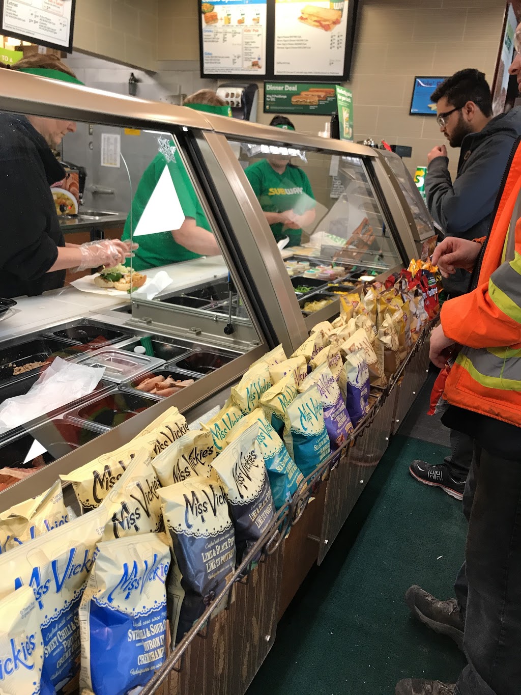 Subway | 981 Front Rd, LaSalle, ON N9J 2A5, Canada | Phone: (519) 734-6927
