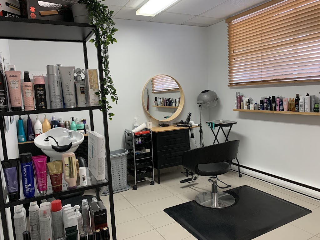 Chloé Laliberté Coiffeuse | 6350 Rue Principale, Sainte-Croix, QC G0S 2H0, Canada | Phone: (418) 572-0502
