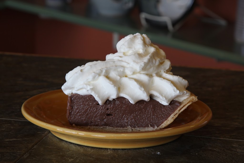 Pies Plus Cafe | 12445 Lake Fraser Dr SE #611, Calgary, AB T2J 7A4, Canada | Phone: (403) 271-6616
