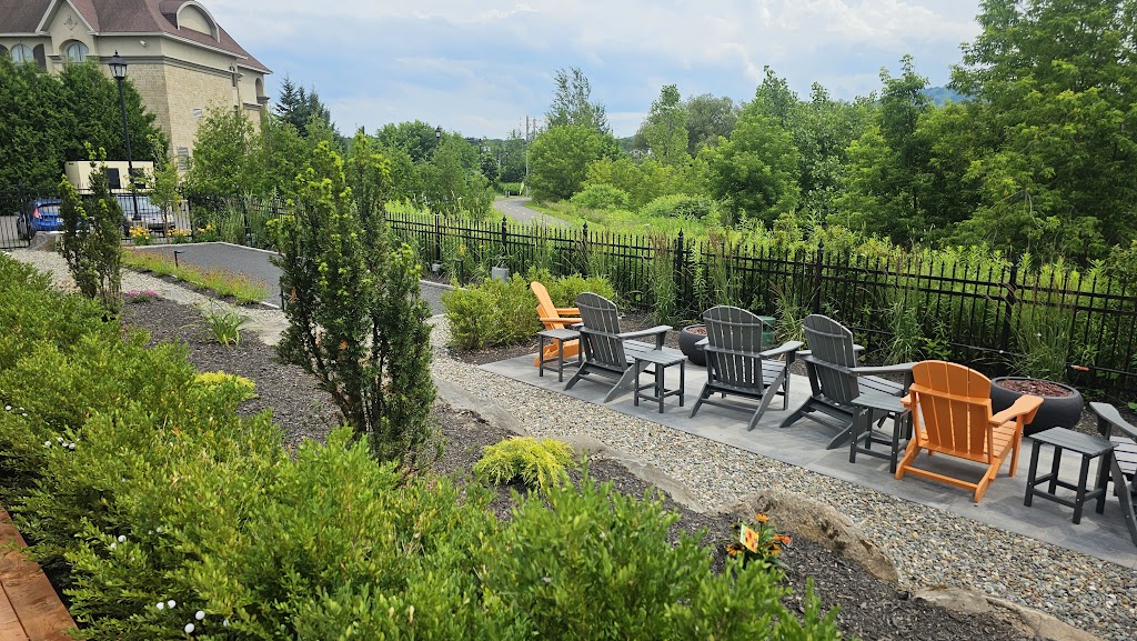 Le Roux | 65 Rue de la Rive Droite, Bromont, QC J2L 0A3, Canada | Phone: (450) 534-4444