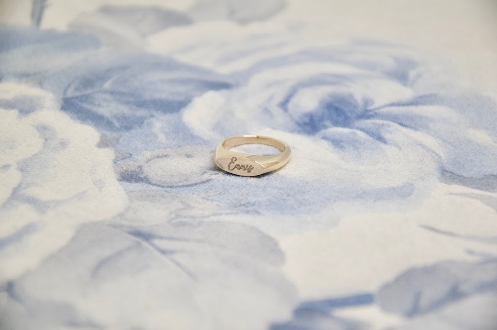 Julia Kowpak Jewellery | 2320 Gerrard St E, Toronto, ON M4E 2E1, Canada | Phone: (416) 605-6711