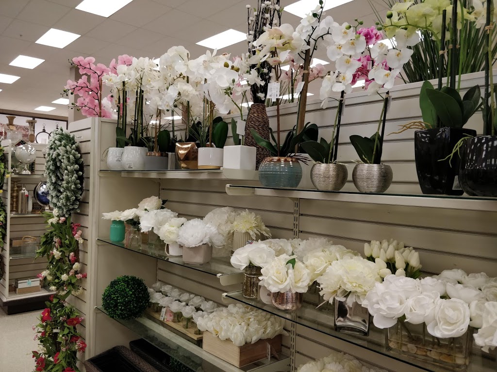Winners & HomeSense | 4220 Innes Rd, Orléans, ON K4A 5E6, Canada | Phone: (613) 834-9722