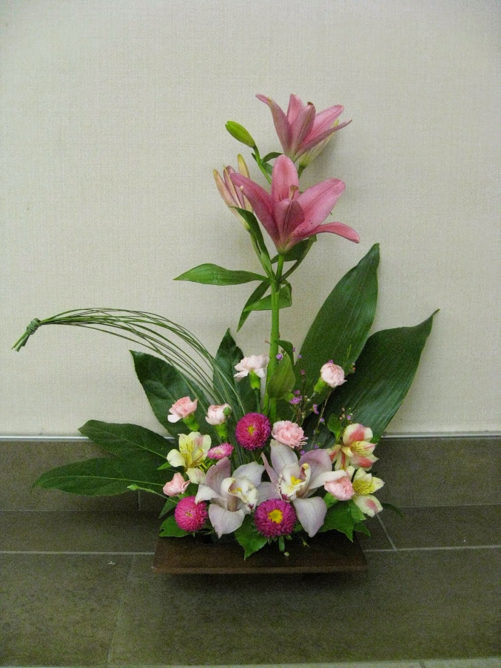 Bayshore Flowers | 100 Bayshore Dr, Nepean, ON K2B 8C1, Canada | Phone: (613) 828-6633