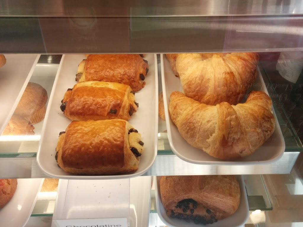 Café Moccaccino | 4945 Rue Notre-Dame Ouest, Montreal, QC H4C 1S9, Canada | Phone: (514) 989-8111