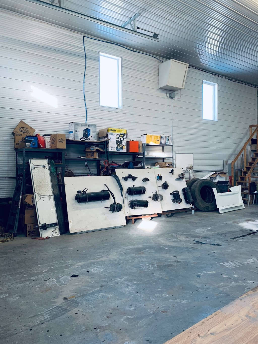 S and S Transport Ltd. | 46 Don Valley Pkwy, Oakbank, MB R0E 1J0, Canada | Phone: (204) 257-9999