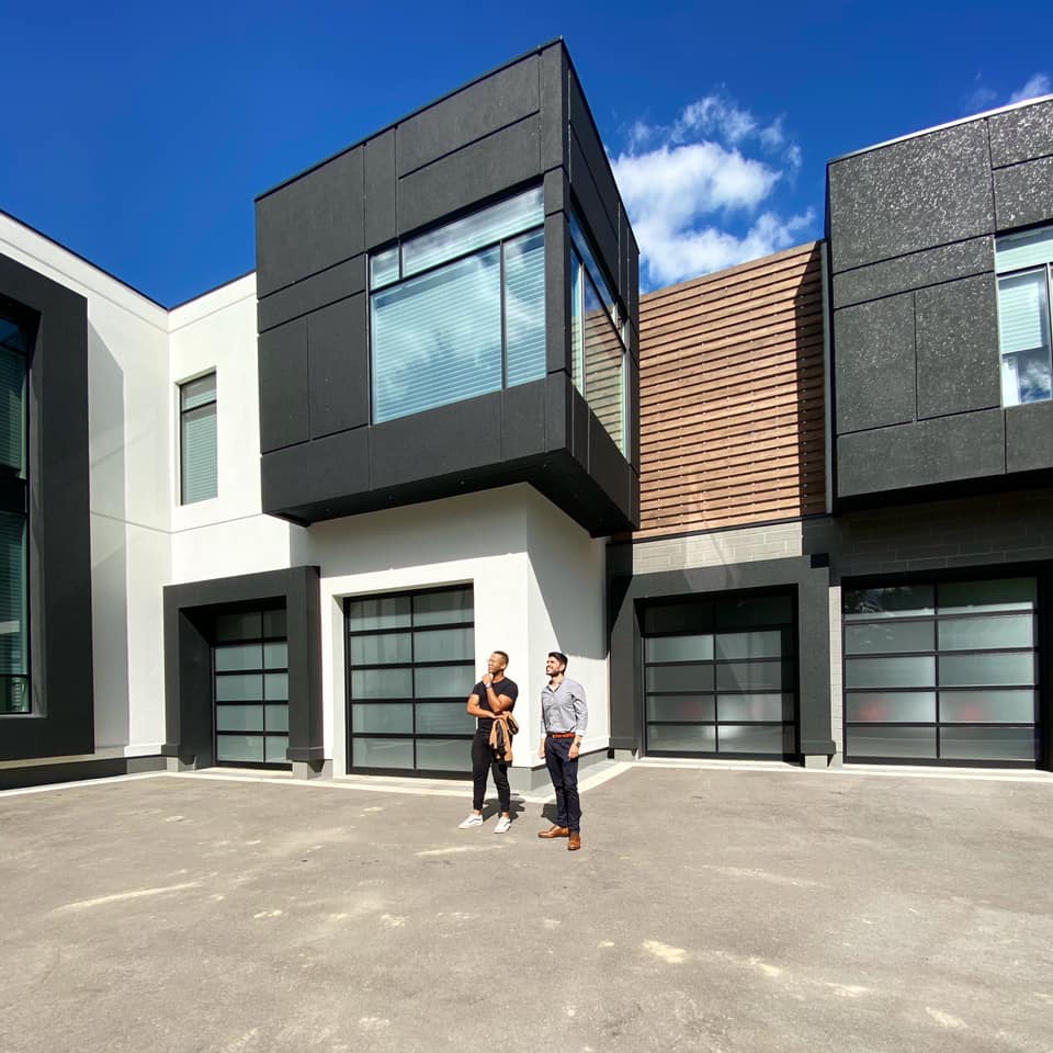 Cesar Garzon Real Estate | 16945 Leslie St, Newmarket, ON L3Y 9A2, Canada | Phone: (905) 960-8322