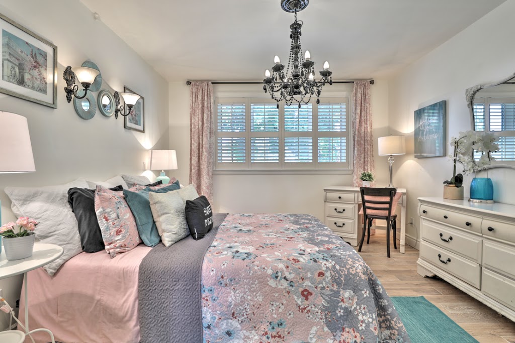 Sharon Caetano Realtor Bradbury Estate Realty | 297 E Side Crescent, Burlington, ON L7R 3G8, Canada | Phone: (905) 870-5833