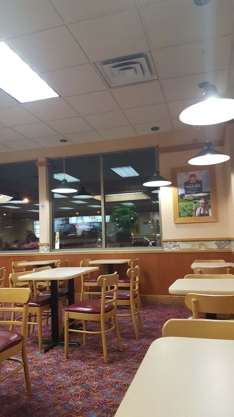 Wendys | 900 Desserte, Autoroute 13 Ouest, Laval, QC H7X 3S9, Canada | Phone: (450) 689-9989