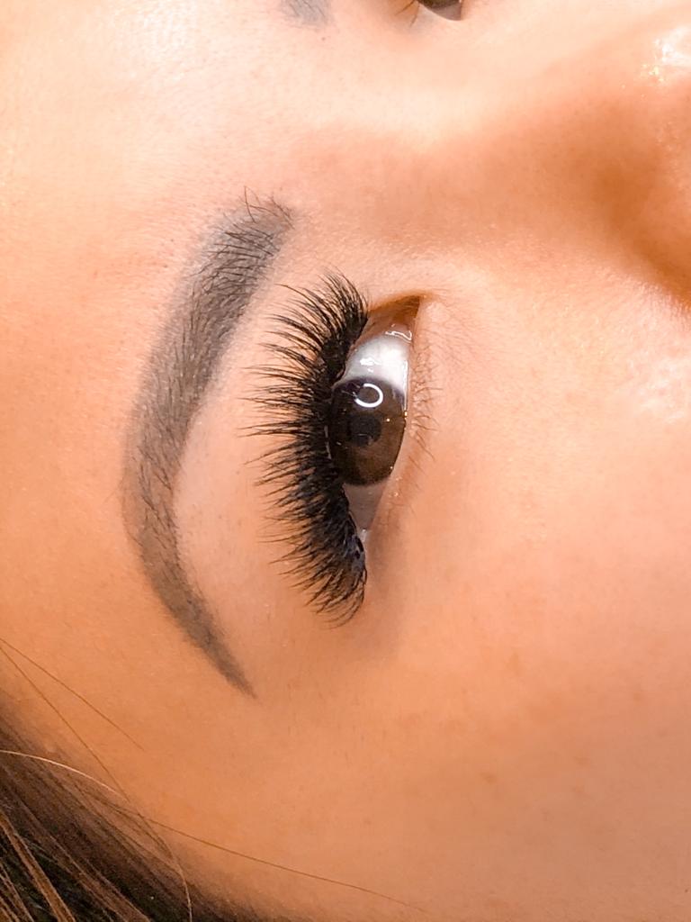 Best Lashes YEG | 1828 Tomlinson Crescent NW, Edmonton, AB T6R 2T4, Canada | Phone: (780) 700-9184