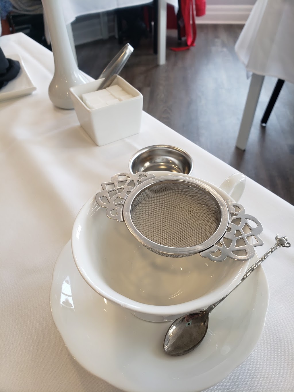 Tea At The White House | 35 Main St N #1, Waterdown, ON L0R 2H0, Canada | Phone: (905) 690-9987