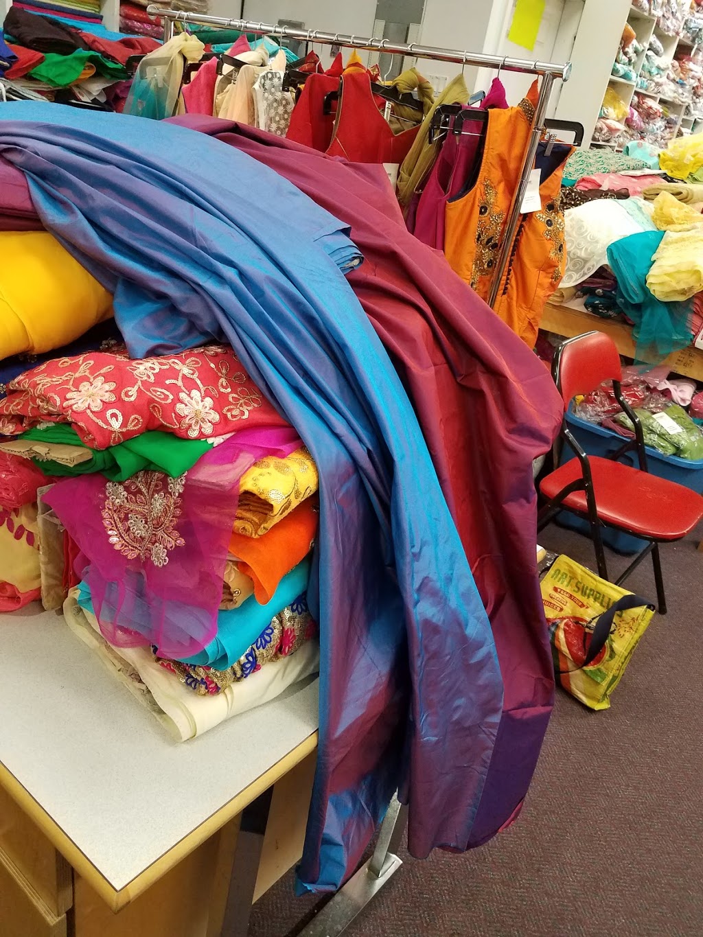 Vicky Cloth House Ltd | 8148 128 St, Surrey, BC V3W 1R1, Canada | Phone: (604) 598-8395