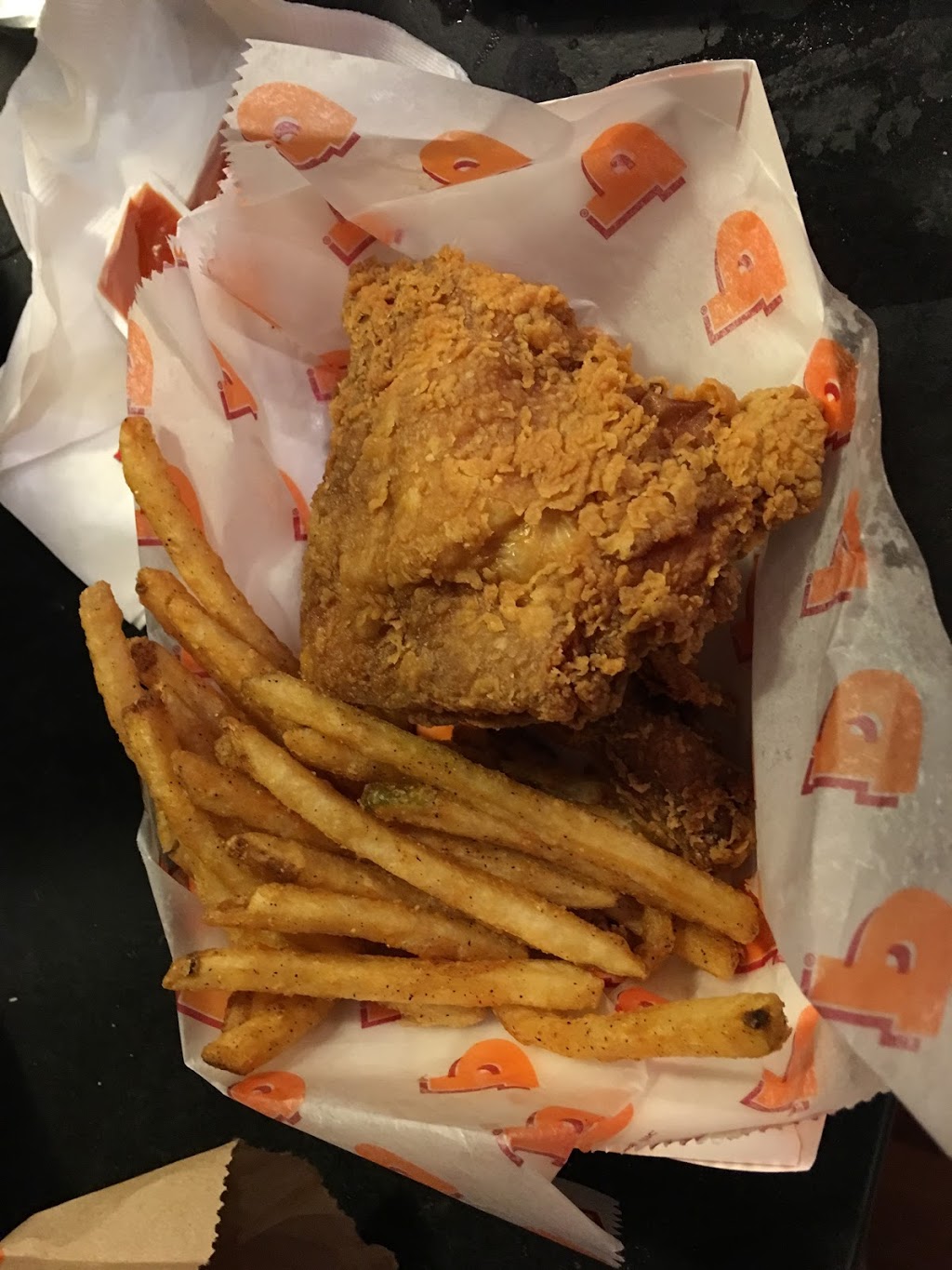 Popeyes Louisiana Kitchen | 2000 Eglinton Ave E, Toronto, ON M1L 2M7, Canada | Phone: (416) 755-3500