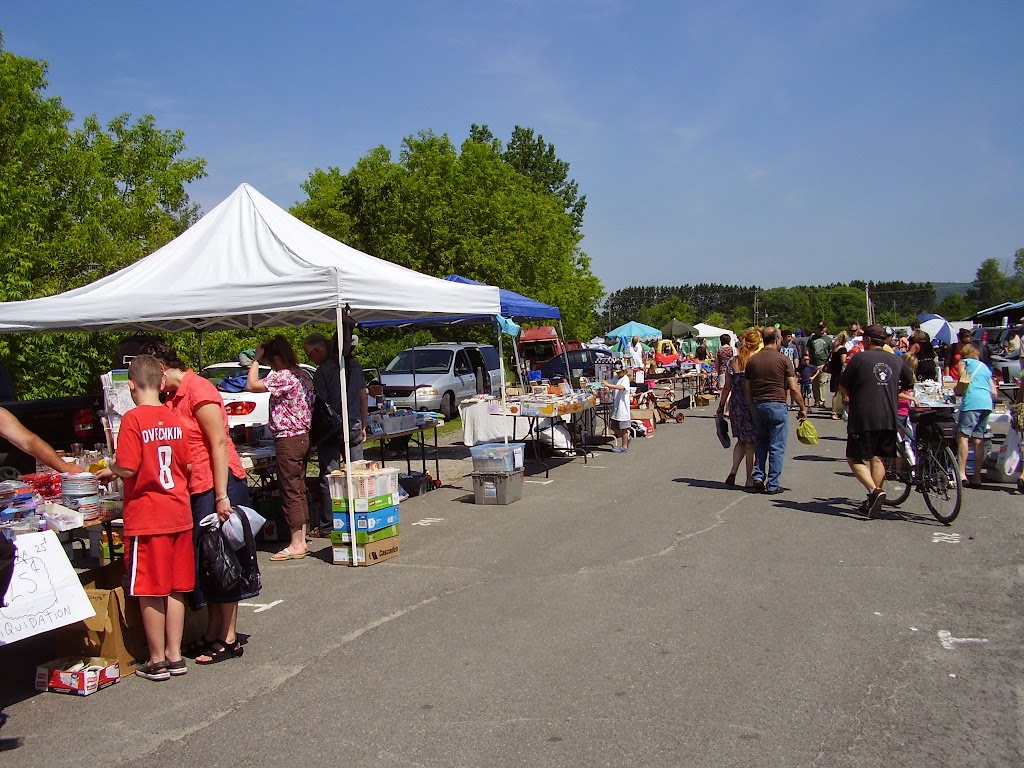 Marché Aux Puces Lesage Inc - 934 Chem. du Lac Écho, Prévost, QC J0R ...