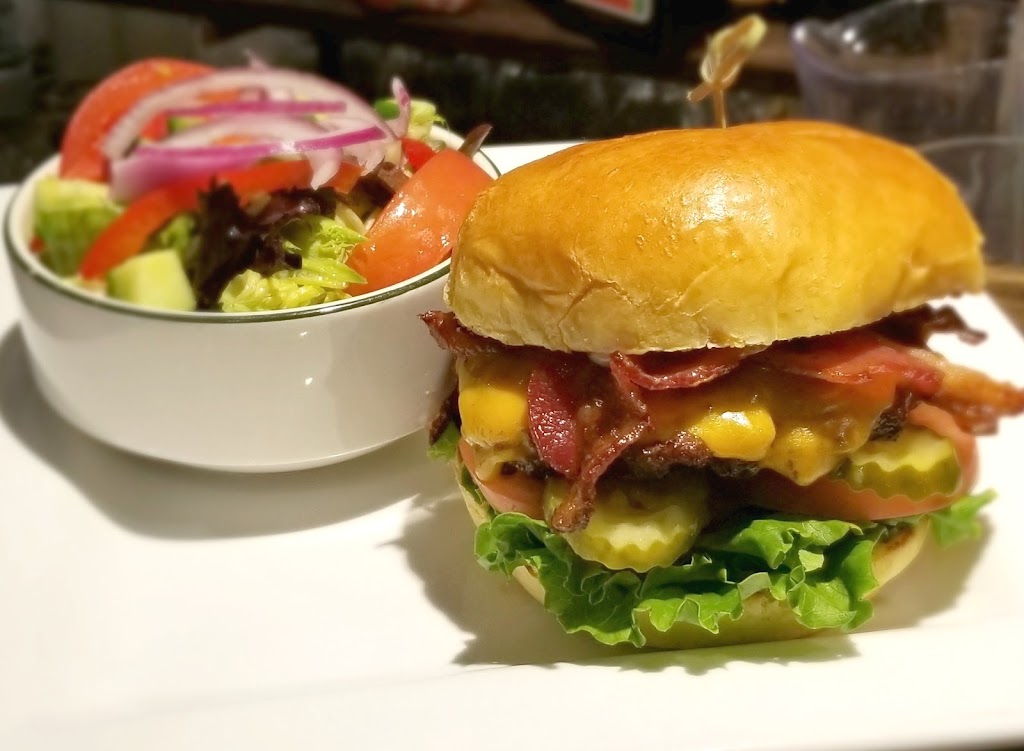 Arrowsmith Golf & Micky Js Bar & Grill | 2250 Fowler Rd, Qualicum Beach, BC V9K 2A5, Canada | Phone: (250) 752-9727
