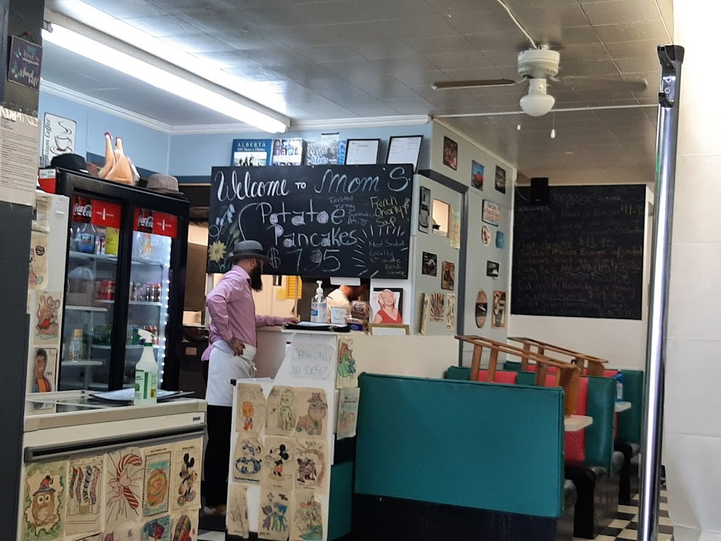Moms Diner Red Deer AB | 101-3722 57 Ave, Red Deer, AB T4N 4R7, Canada | Phone: (403) 986-1556