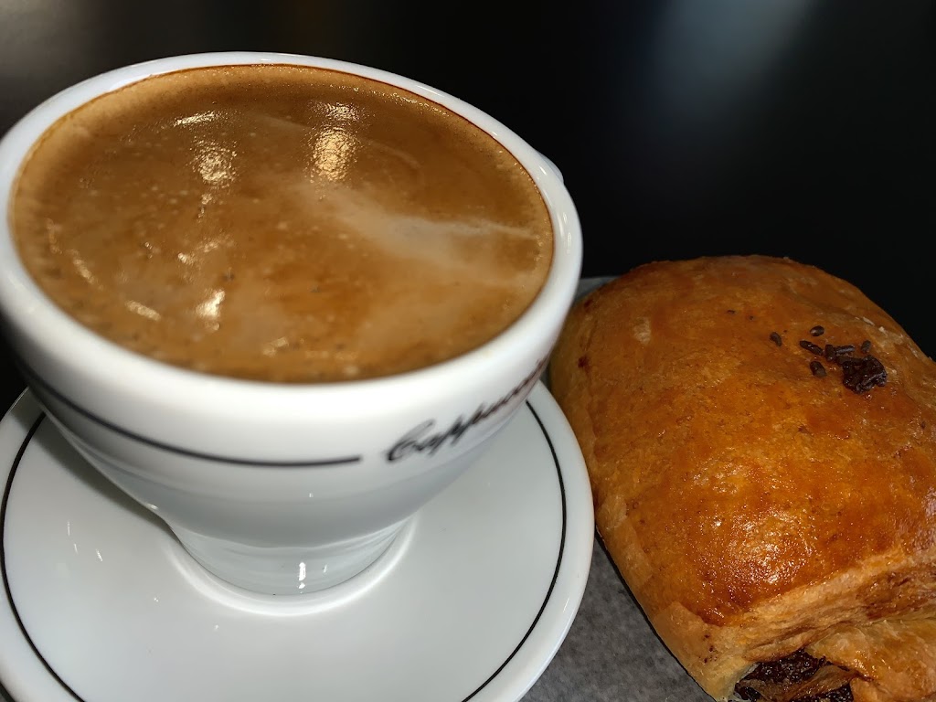 Cafeïna | 1521 Autoroute 440 Ouest, Laval, QC H7L 3W3, Canada | Phone: (450) 681-8858