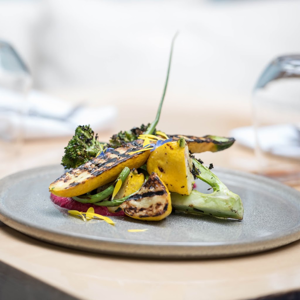Restaurant Lumami | 319 Chemin du Lac Gale, Bromont, QC J2L 2S5, Canada | Phone: (450) 534-0604