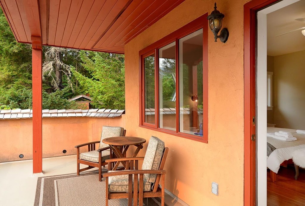 Sunshine Villa B&B | 13184 Sunshine Coast Hwy, Madeira Park, BC V0N 2H1, Canada | Phone: (604) 883-2992