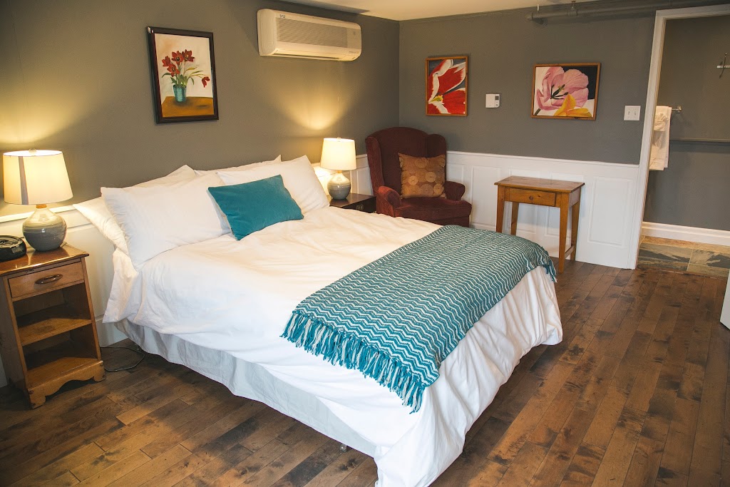 Lanes Privateer Inn & Restaurant | 27 Bristol Ave, Liverpool, NS B0T 1K0, Canada | Phone: (902) 354-3456