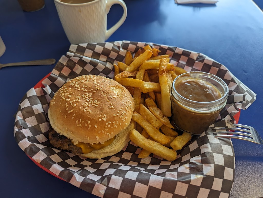 Fast Eddies Diner | 100 Doxsee Ave N, Campbellford, ON K0L 1L0, Canada | Phone: (705) 653-1888
