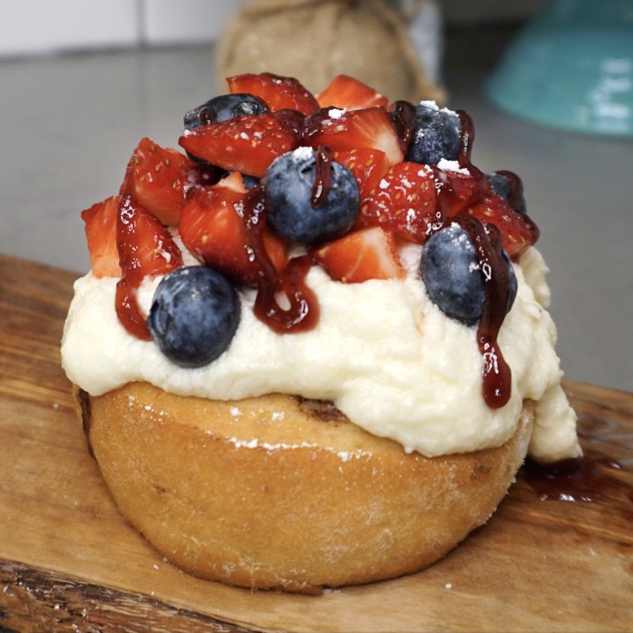 Cinnaholic | 1035 King St W, Hamilton, ON L8S 1L6, Canada | Phone: (905) 521-1121