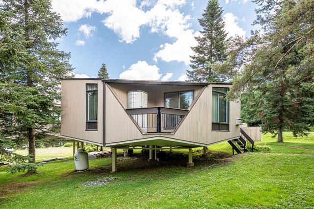 Royal LePage Au Sommet | 3-35 Rue Principale N, Sutton, QC J0E 2K0, Canada | Phone: (450) 538-3800