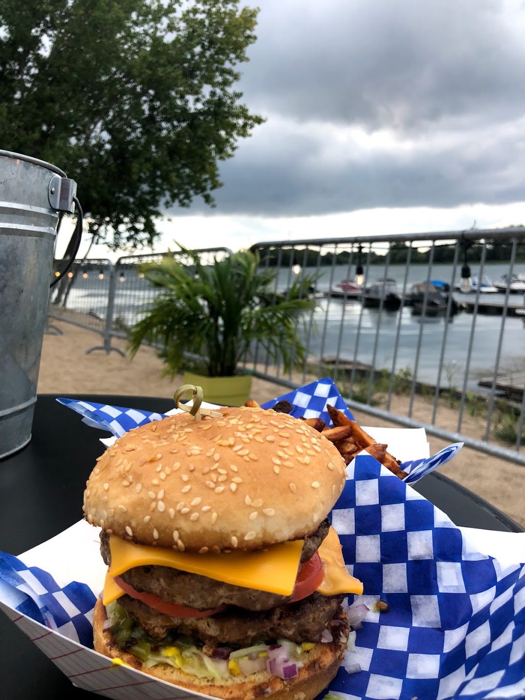 Restaurant Marina Boucherville | 535 Boulevard Marie-Victorin, Boucherville, QC J4B 8T4, Canada | Phone: (450) 449-4616