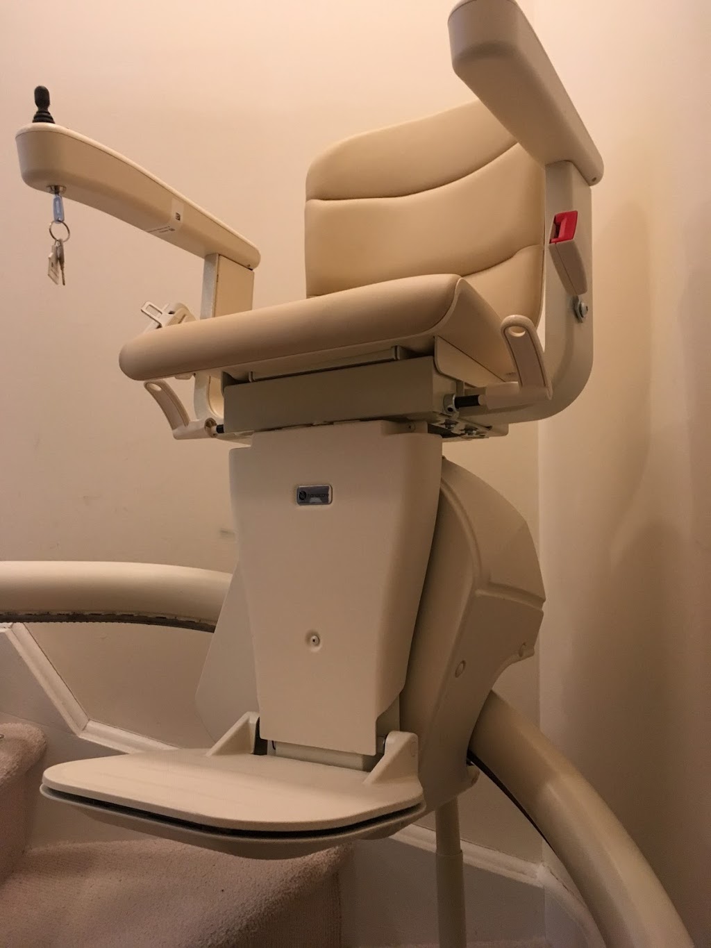 LifeCare Mobility Solutions & Stairlifts | 440 Brimley Rd #1, Scarborough, ON M1J 1A1, Canada | Phone: (416) 267-9800