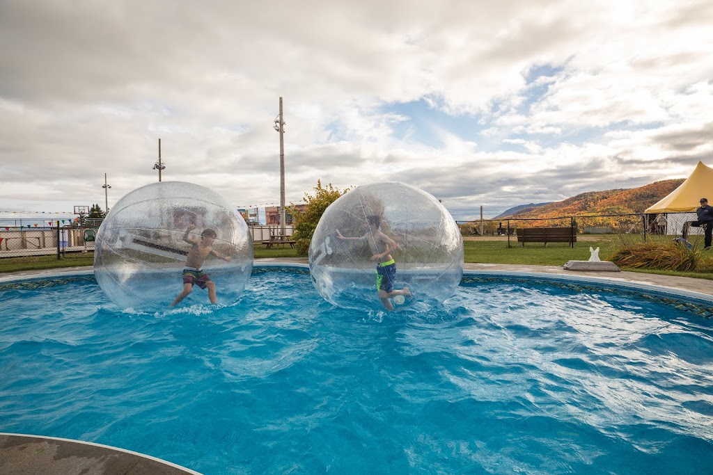Sommets Charlevoix | 15 Chem. Du Versant, Petite-Rivière-Saint-François, QC G0A 2L0, Canada | Phone: (877) 469-0909