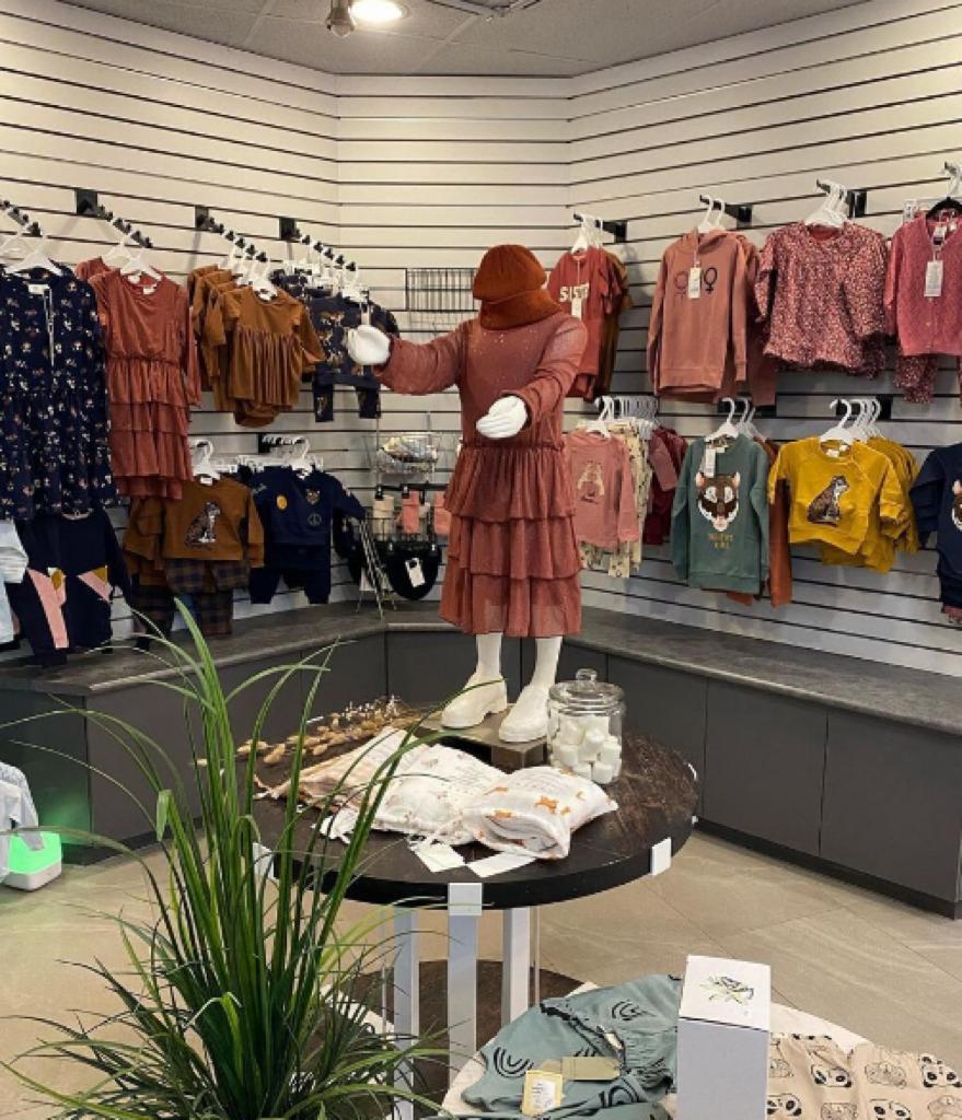 Hugs Babies and Kids Fashions | 22709 Lougheed Hwy 510 (Valley Fair Mall, Maple Ridge, BC V2X 2V6, Canada | Phone: (604) 369-1427