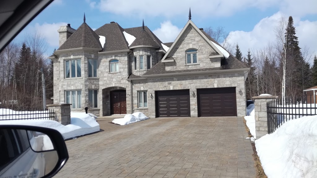 Beach Lake St. Joseph | 7001, Rte de Fossambault, Fossambault-sur-le-Lac, QC G3N 1X7, Canada | Phone: (418) 875-2242
