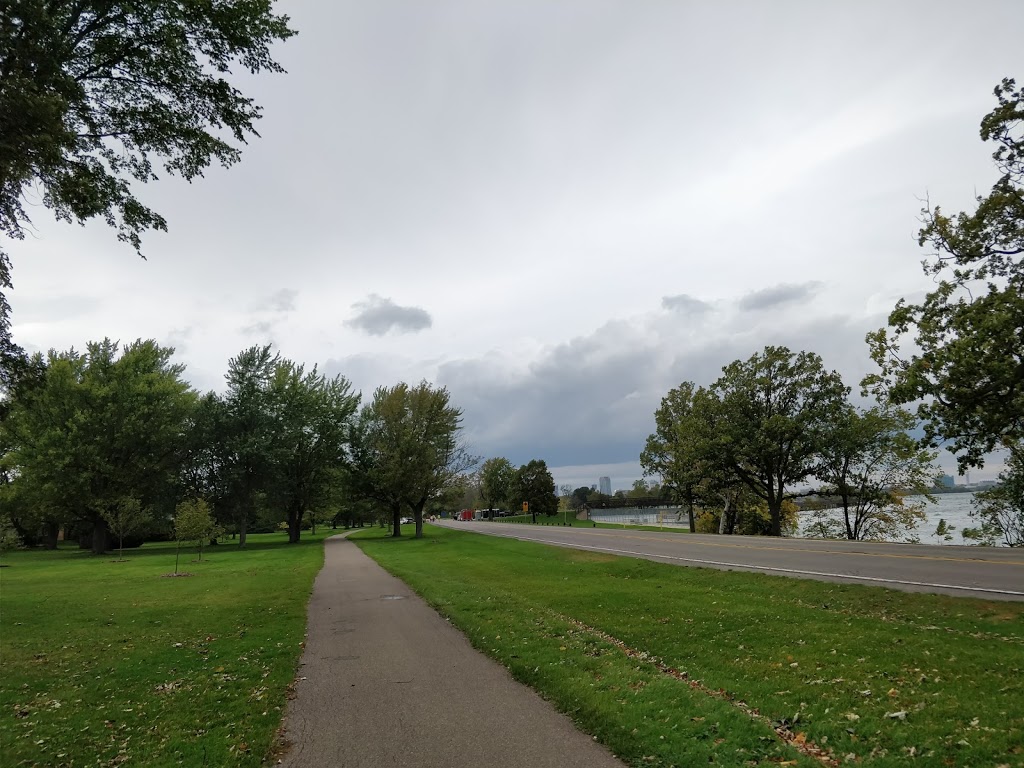 Riverview Park | 8175 Sarah St, Niagara Falls, ON L2G 6V1, Canada | Phone: (905) 356-7521