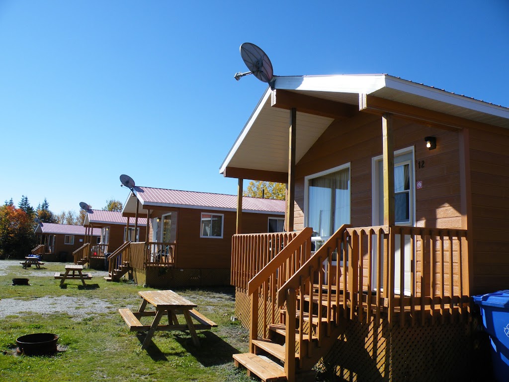 Chalets SHIPEK | 46 Rue de la Réserve, Les Escoumins, QC G0T 1K0, Canada | Phone: (418) 233-2266