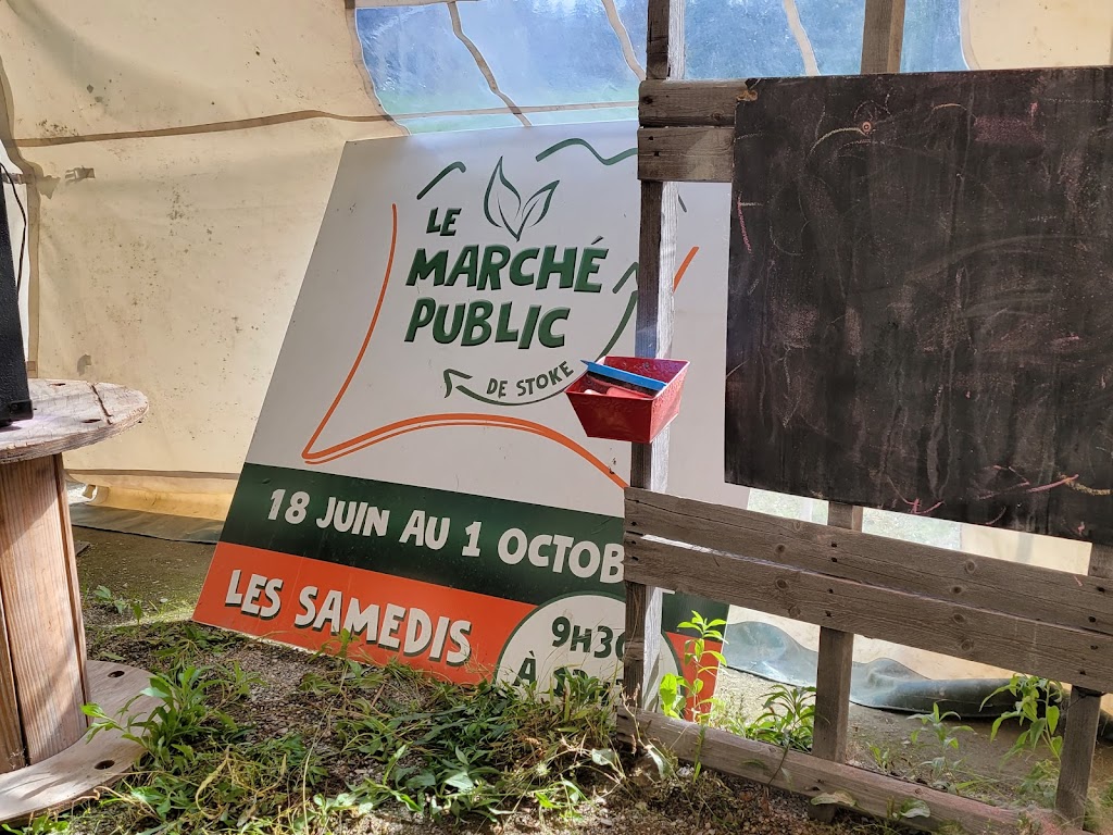 Marché Public de Stoke | 155 QC-216, Le Val-Saint-François, QC J0B 3G0, Canada | Phone: (819) 238-7982