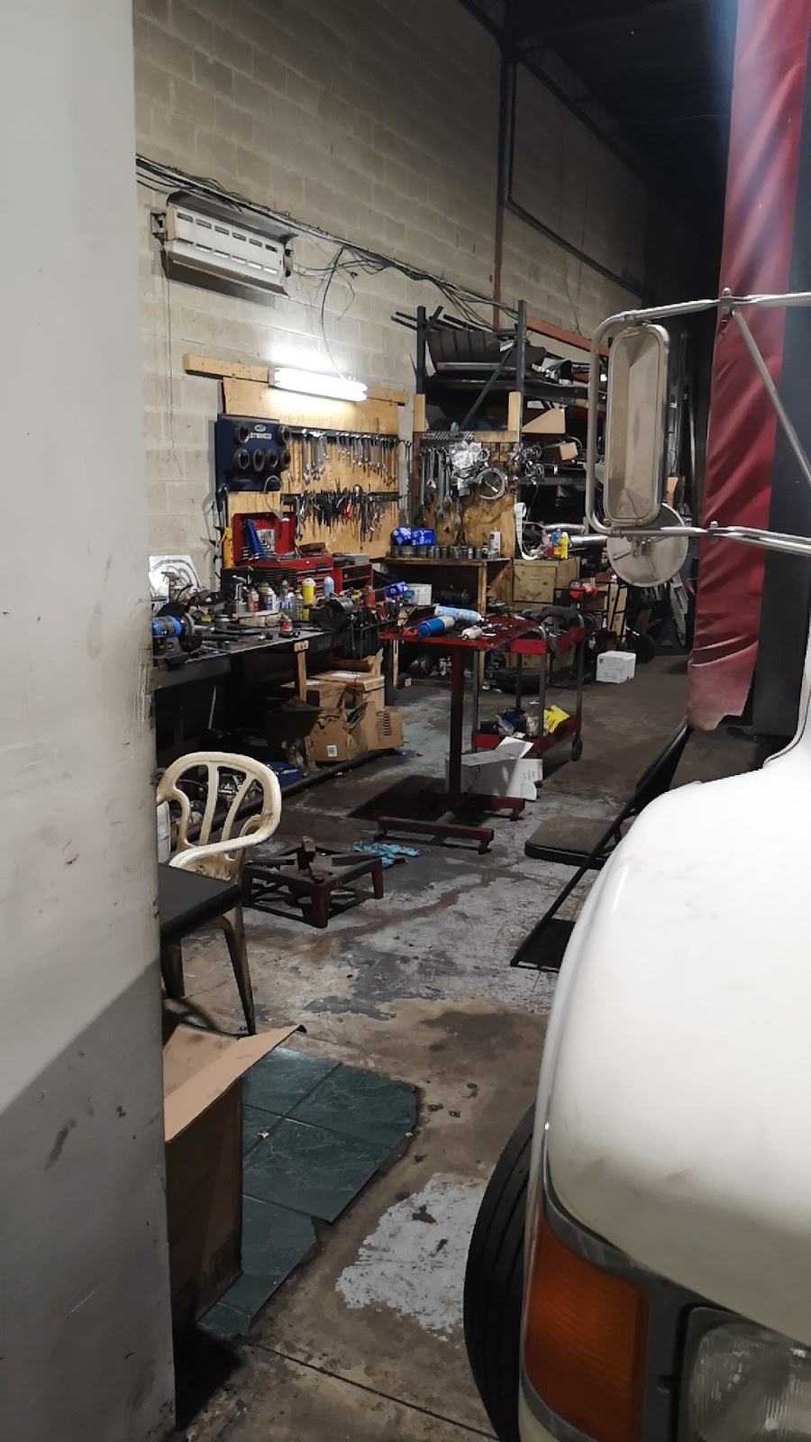 One Stop Truck Repair Center | unit 10-11, 6771 Columbus Rd, Mississauga, ON L5T 2J9, Canada | Phone: (416) 991-1769