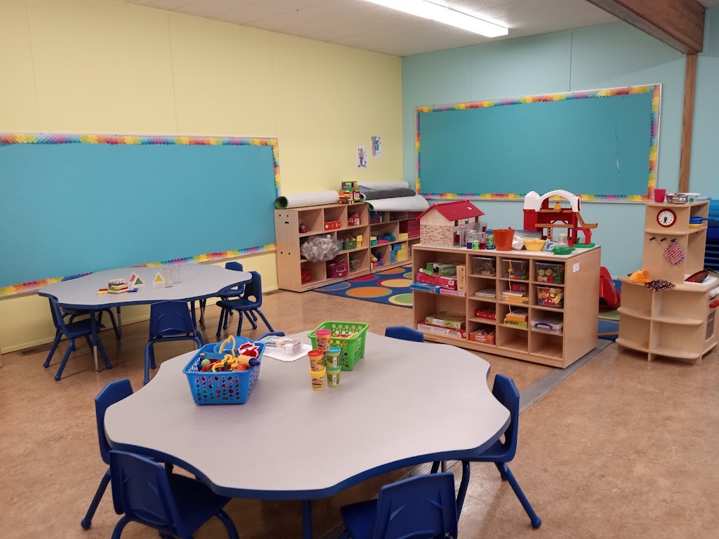 Nursery Les Castors | 6610 Lickman Rd, Chilliwack, BC V2R 4A9, Canada | Phone: (604) 736-5056