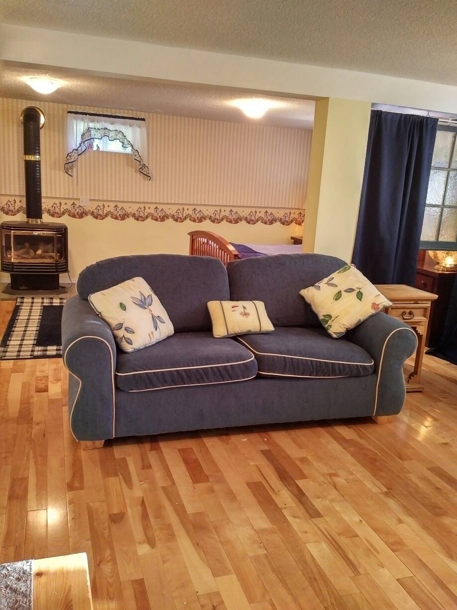 Galloway Nest | 178128 Priddis Valley Rd W, Priddis, AB T0L 1W1, Canada | Phone: (403) 931-7191