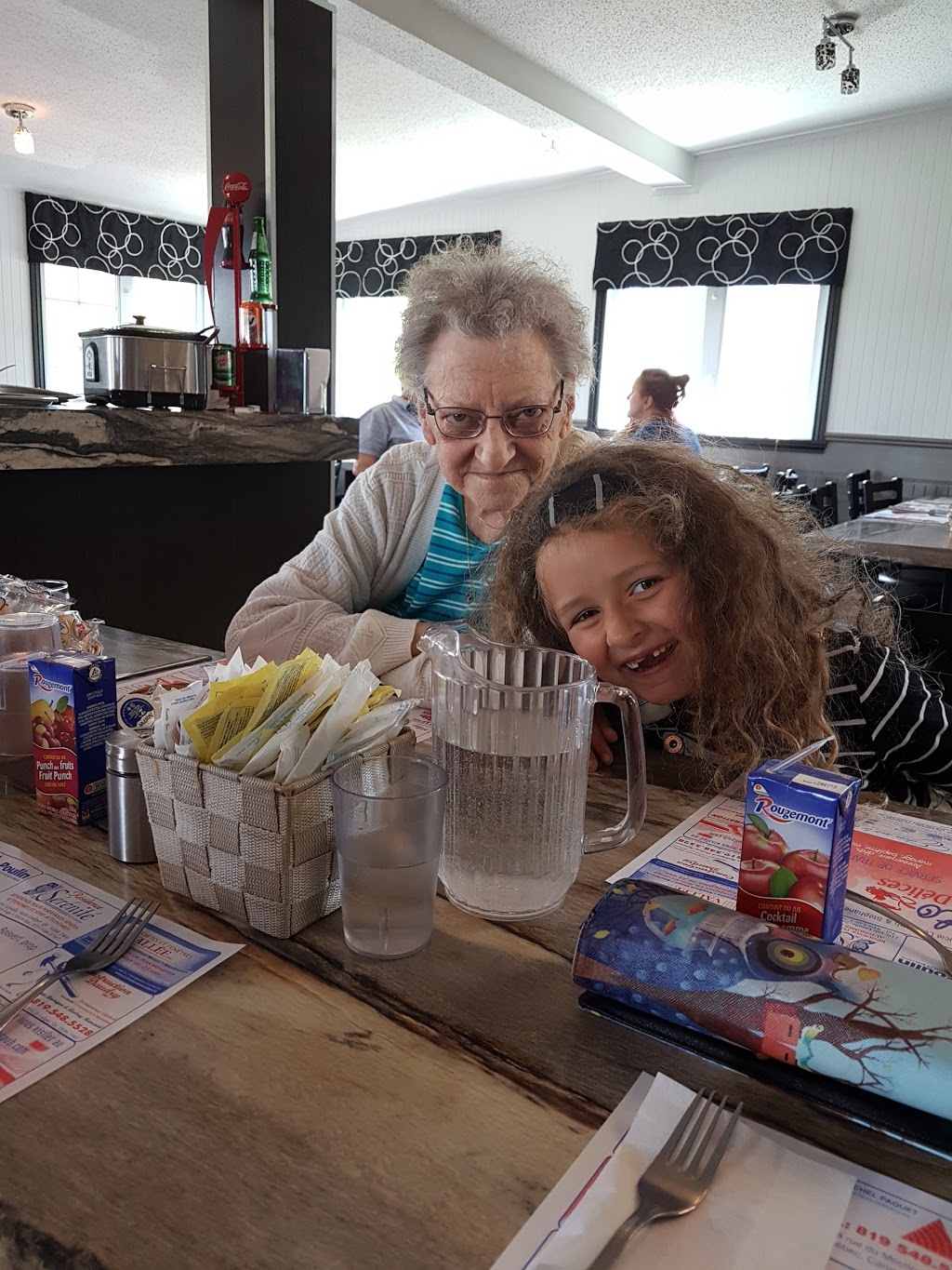 Resto Les PTits Delices | 430 204 Rte, Saint-Ludger, QC G0M 1W0, Canada | Phone: (819) 548-5409