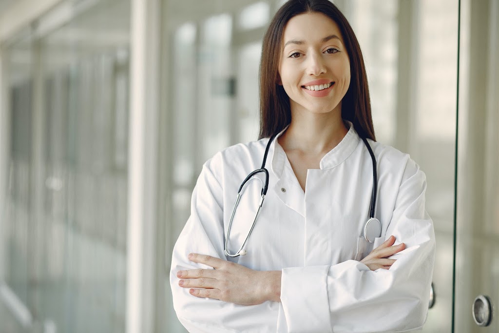 Curis Medical Laval | 5020 Boulevard des Laurentides, Laval, QC H7K 2J5, Canada | Phone: (438) 507-5226