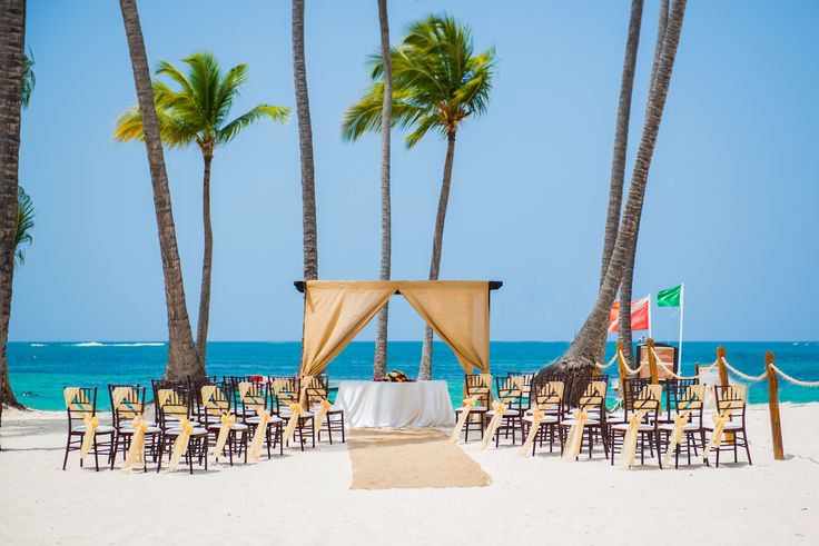 Liz Moore Destination Weddings | 210-4280 Bayview St, Richmond, BC V7E 0B3, Canada | Phone: (877) 978-7555