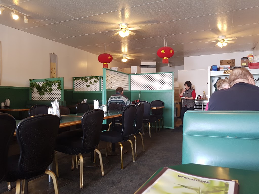 Modern Family Restaurant | 102 Saskatchewan Ave, Outlook, SK S0L 2N0, Canada | Phone: (306) 867-8815