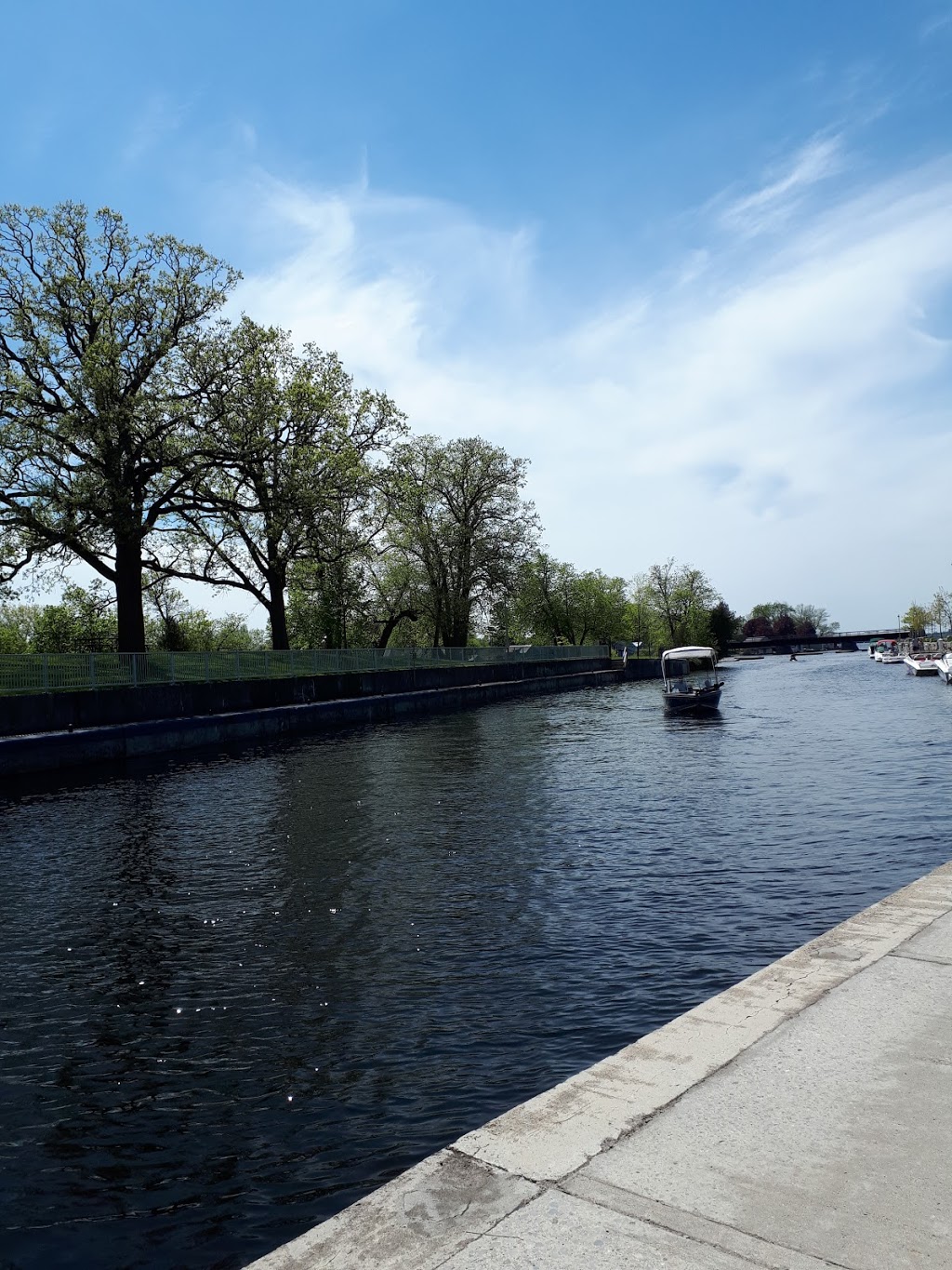On The Locks | 26 Colborne St, Fenelon Falls, ON K0M 1N0, Canada | Phone: (705) 307-5101