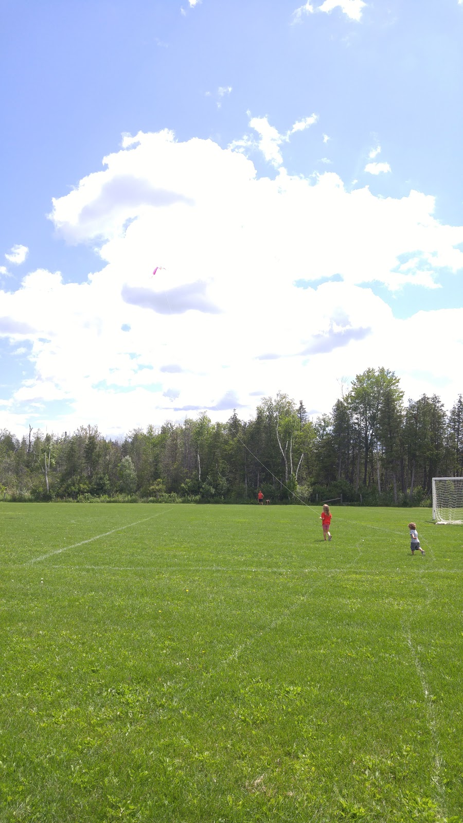 Coyote Run Park | 367 West Ridge Dr, Stittsville, ON K2S 2G9, Canada | Phone: (613) 580-2595