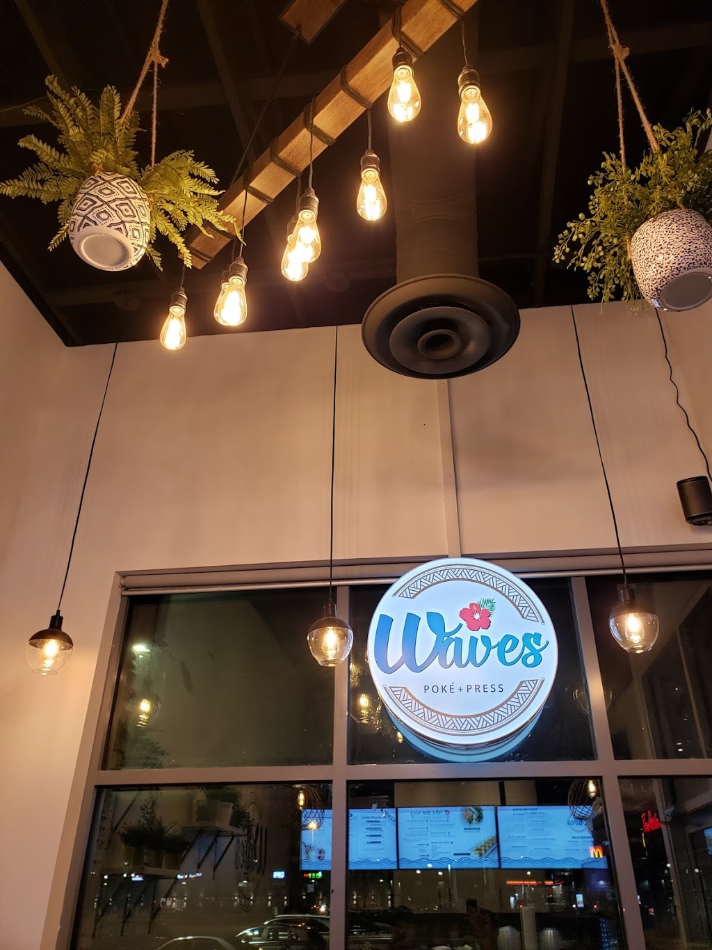 Waves Poke + Press | 3207 Preston Ave S #10, Saskatoon, SK S7V 0B7, Canada | Phone: (306) 979-8866