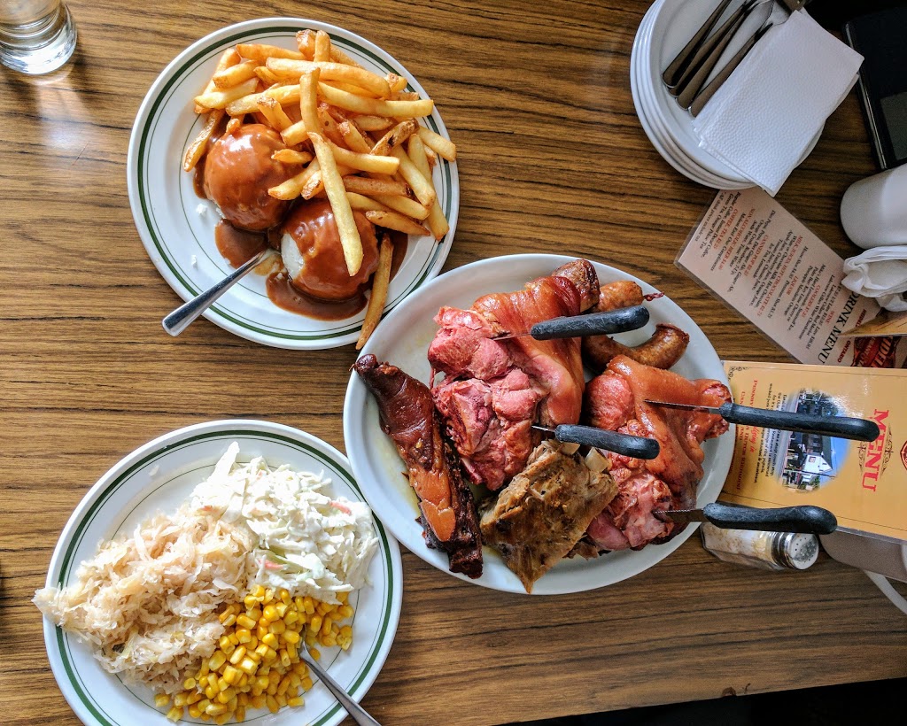 The Olde Heidelberg Restaurant Tavern & Motel | 3006 Lobsinger Line, Heidelberg, ON N0B 1Y0, Canada | Phone: (519) 699-4413