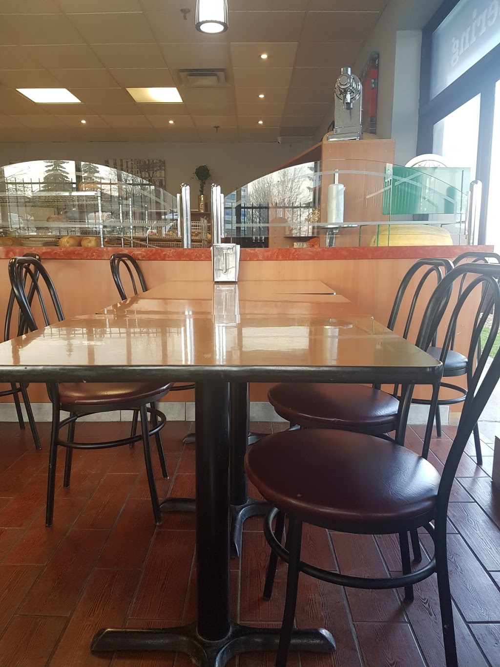 Britannia Italian Bakery | 5925 Grossbeak Dr, Mississauga, ON L5N 7X6, Canada | Phone: (905) 824-1924