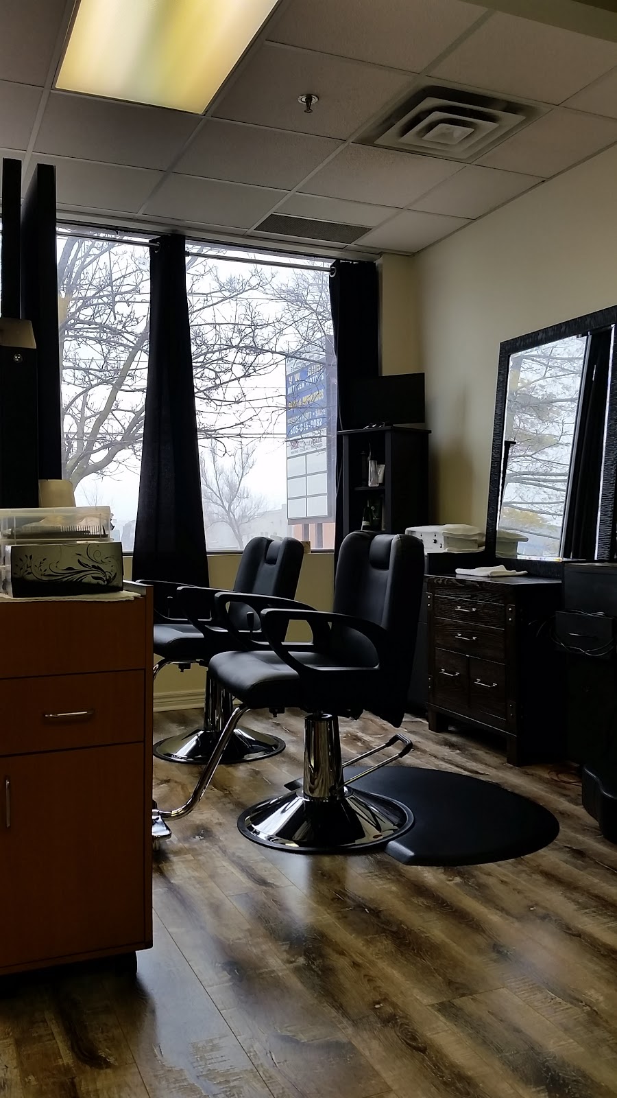 Stylin Salon | 1235 Gorham St #1, Newmarket, ON L3Y 9C3, Canada | Phone: (905) 898-7895