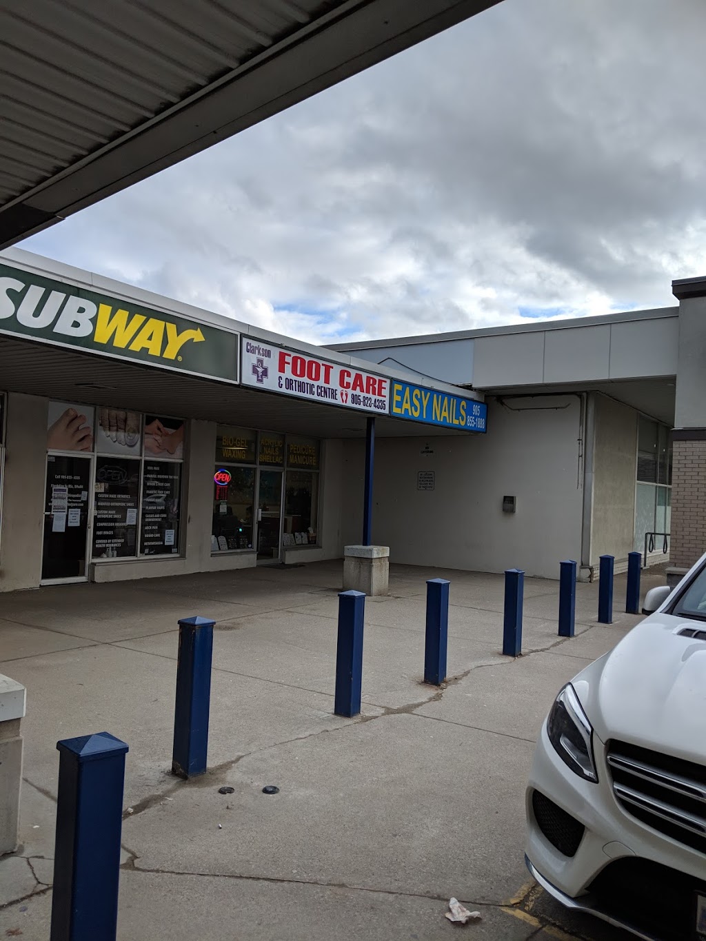 Southdown Shopping Centre | 2020-2044 Truscott Dr, Mississauga, ON L5J 2Y9, Canada